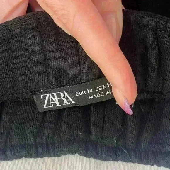 *NWOT* Zara Joggers in black with metallic splash detail. Size medium - Picture 6 of 8